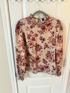 Emery Rose Women’s size Large Pink Floral Spring Summer Ruffle-Neck Blouse